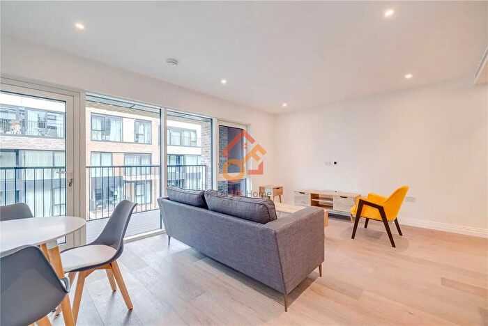 2 Bedroom Flat To Rent In Savoy House, Lockgate Road, London, SW6