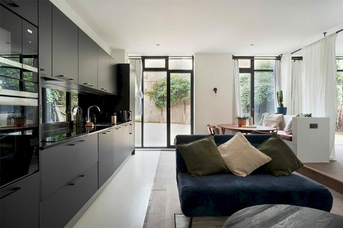 1 Bedroom Flat To Rent In Macroom Road, London, W9