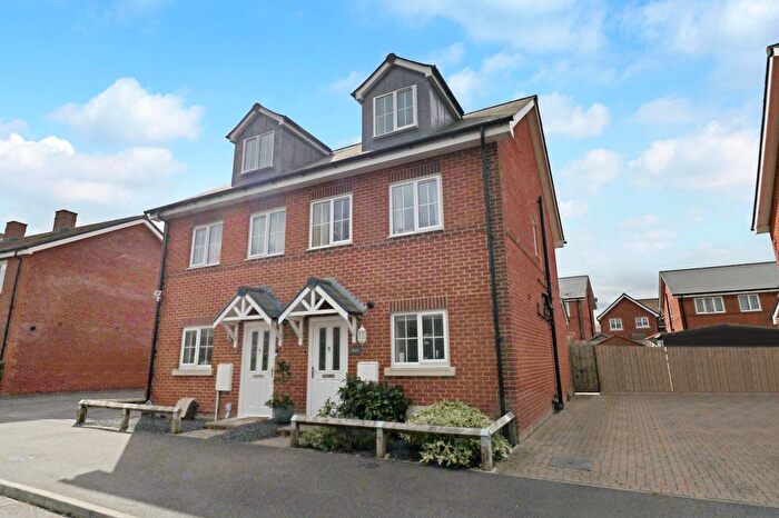 3 Bedroom Semi Detached House For Sale In Hammerley Road, Horton Heath, SO50