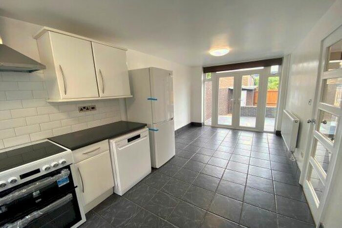 3 Bedroom Property To Rent In Acorn Grove, Birmingham, B1