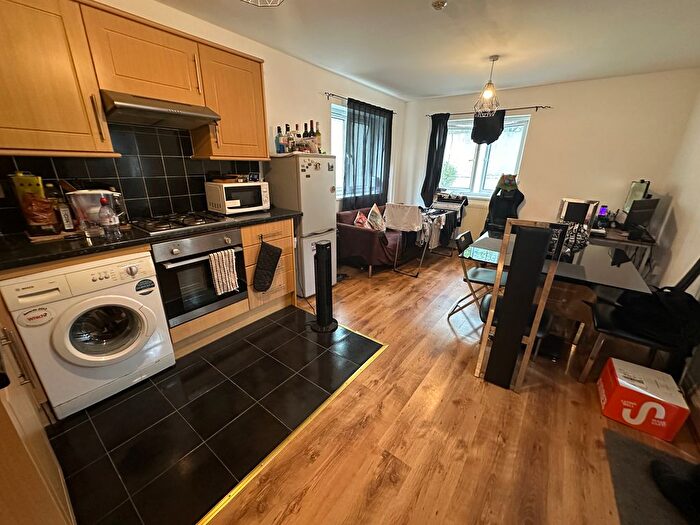 1 Bedroom Flat To Rent In Broadway, London, W13