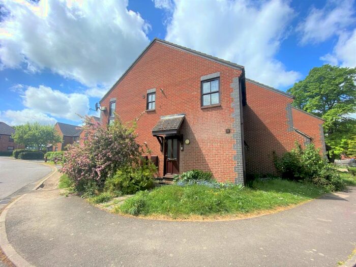 1 Bedroom Flat To Rent In Midwinter Avenue, Milton, Abingdon, OX14