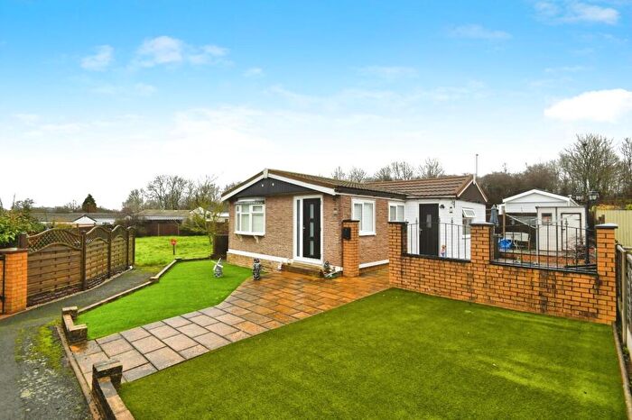 2 Bedroom Park Home For Sale In St. Christophers Drive, Tamworth, B77