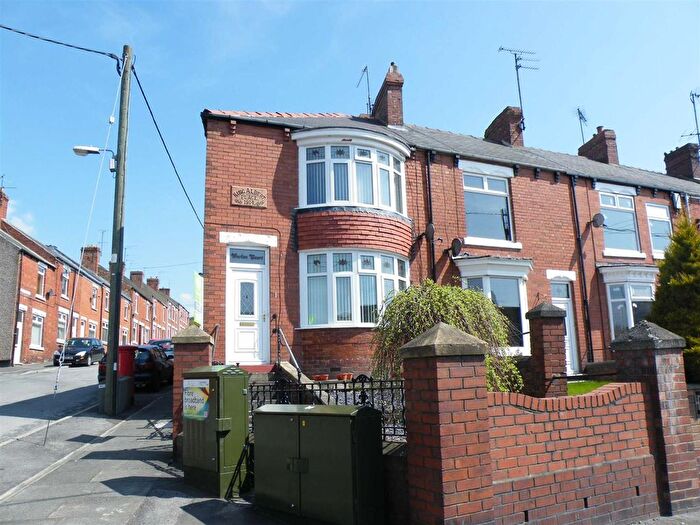 3 Bedroom End Of Terrace House For Sale In King Albert Place, Crook, DL15