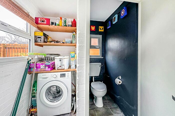 3 Bedroom Terraced House For Sale In Ella Street, Hull, HU5
