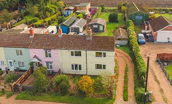 3 Bedroom End Terrace House For Sale In Main Road, New Bolingbroke, PE22