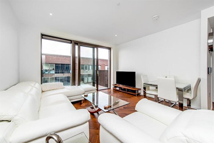1 Bedroom Apartment To Rent In Capital Building, Embassy Gardens, New Union Square, Nine Elms, London, SW11