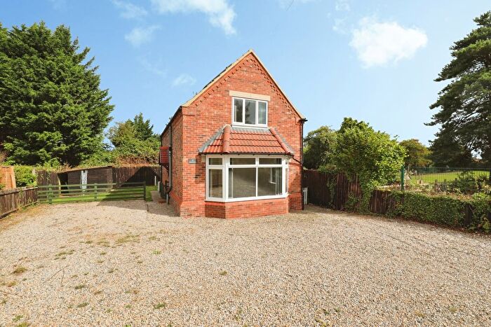 3 Bedroom Detached House For Sale In St. Johns Grove, Kirk Hammerton, York, North Yorkshire, YO26
