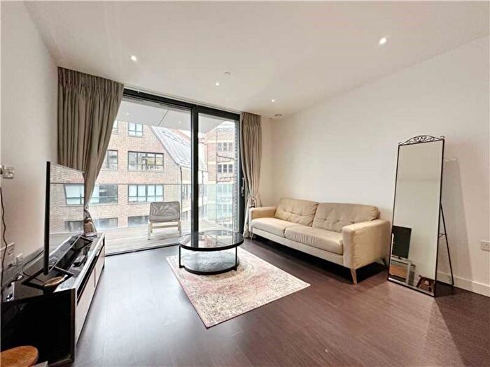 2 Bedroom Flat To Rent In Alie Street, London, E1