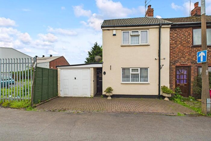 2 Bedroom House For Sale In Badger Street, Stourbridge, DY9