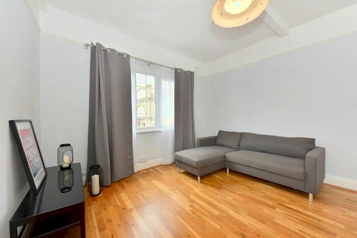 3 Bedroom Flat To Rent In Ranelagh Gardens, Fulham, SW6