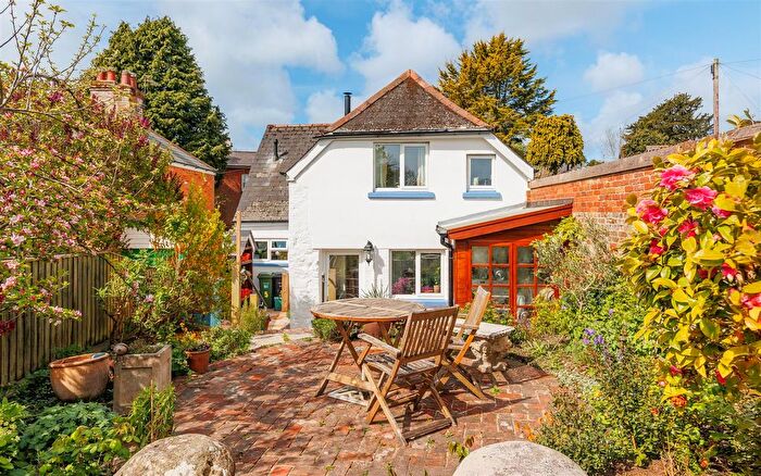 3 Bedroom Cottage For Sale In Charming Cottage - Castle Street, Carisbrooke, Newport, PO30