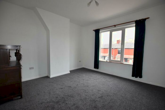 2 Bedroom Flat To Rent In Whalley New Road, Blackburn, BB1