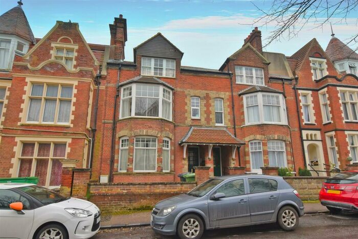 2 Bedroom Apartment To Rent In Vicarage Road, Cromer, NR27