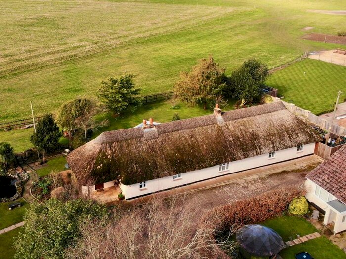 4 Bedroom Detached House For Sale In Andover Road, Faberstown, Andover, Hampshire, SP11