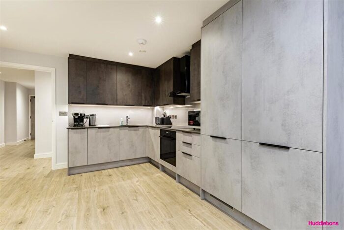 3 Bedroom Flat To Rent In The Hyde, Hendon, NW9