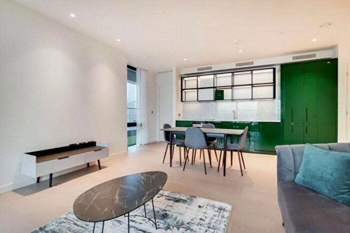 2 Bedroom Flat To Rent In The Wardian, Bagshaw Building, Canary Wharf, E14