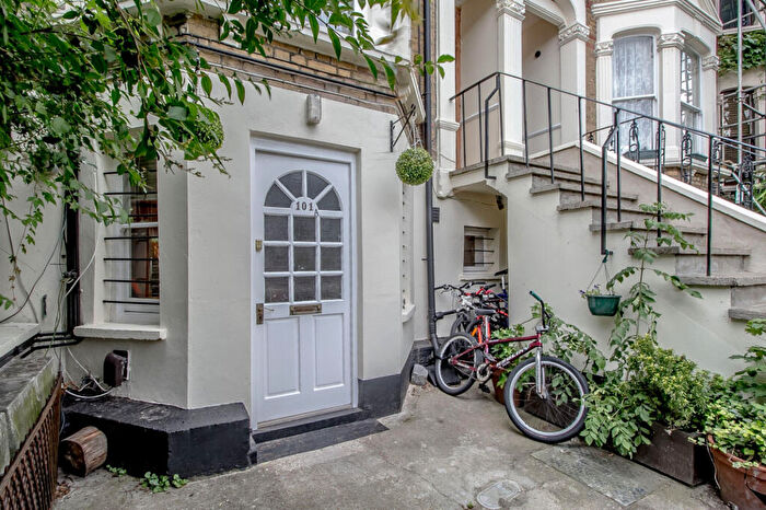 1 Bedroom Apartment To Rent In Erlanger Road, London, SE14