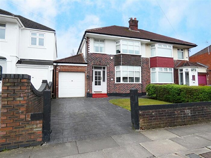 3 Bedroom Semi Detached House For Sale In Thingwall Hall Drive, Broadgreen, Liverpool, L14