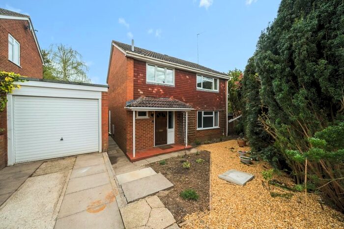 4 Bedroom Detached House To Rent In Deanfield Road, Henley-On-Thames, RG9