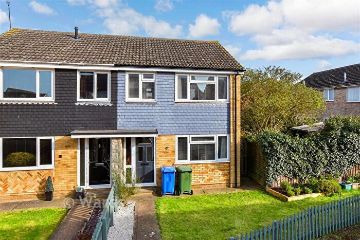 3 Bedroom Semi Detached House For Sale In Barler Place, Queenborough, Kent, ME11