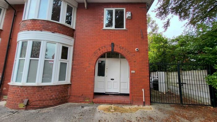 8 Bedroom Semi-Detached House To Rent In Egerton Road, Fallowfield, M14