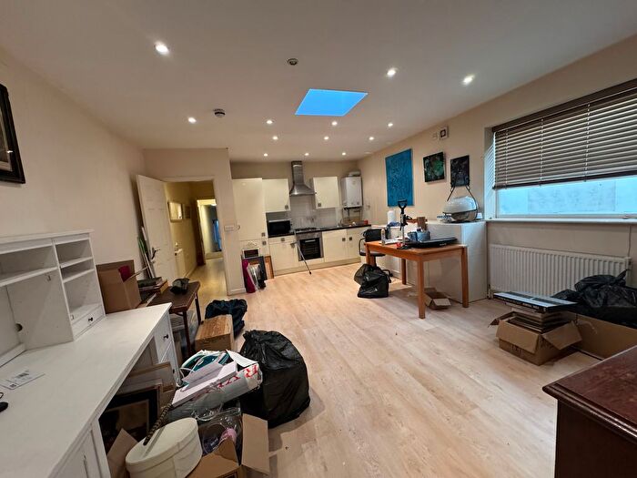 1 Bedroom Flat To Rent In Finchley Road, London, NW11