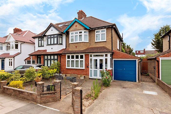 3 Bedroom Semi-Detached House For Sale In West Barnes Lane, Motspur Park, KT3