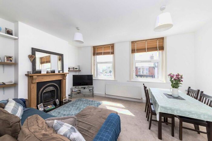 1 Bedroom Flat To Rent In Garratt Lane, London, SW18