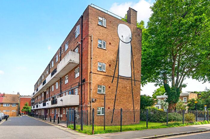 2 Bedroom Flat For Sale In Queensbridge Road, Livermere Court Queensbridge Road, E8