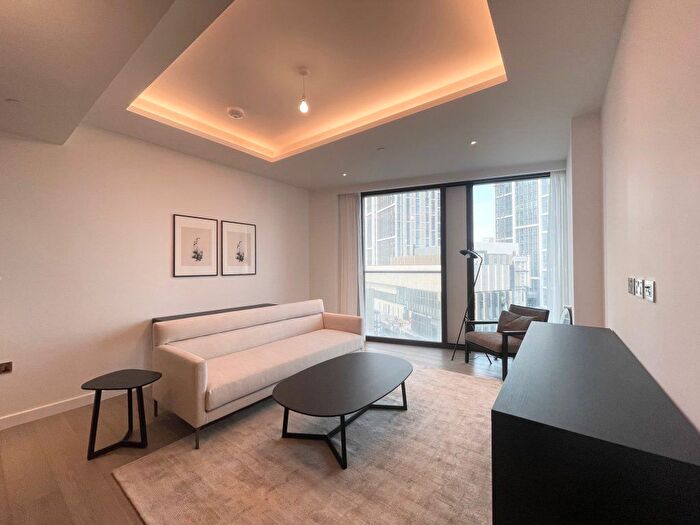 2 Bedroom Flat To Rent In Carnation Way, London, SW8