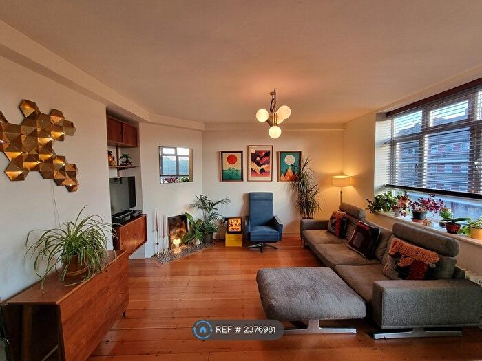 2 Bedroom Flat To Rent In Egbert House, London, E9