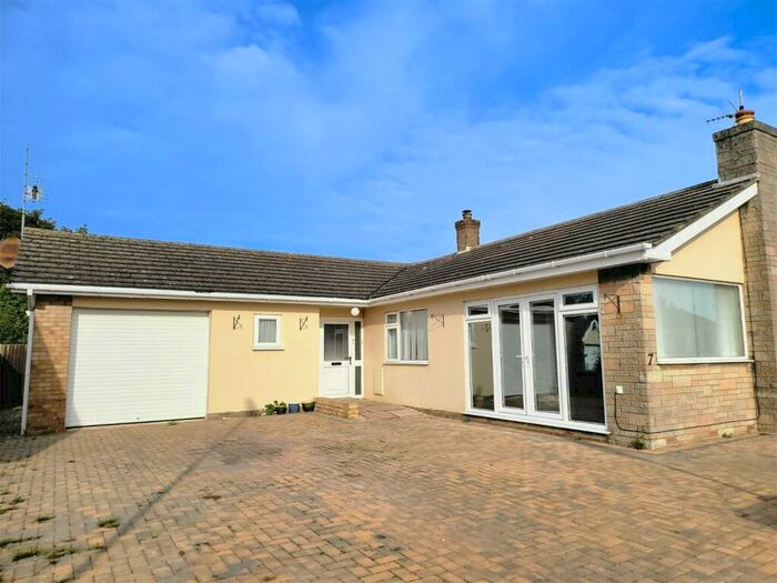 2 Bedroom Detached Bungalow For Sale In Prince Avenue, Chapel St. Leonards, Skegness, PE24