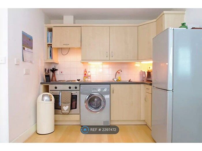 1 Bedroom Flat To Rent In Westminster Bridge Road, London, SE1