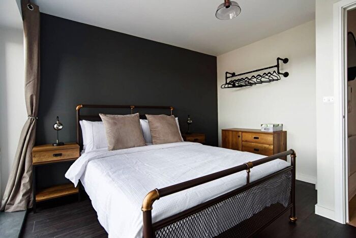 1 Bedroom Flat For Sale In Brickworks, Butetown, Cardiff, CF10