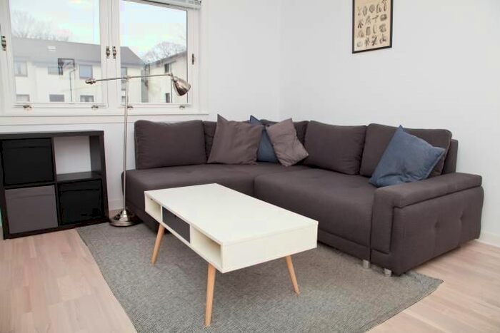 2 Bedroom Flat To Rent In /, Myreside Court, Edinburgh, EH10