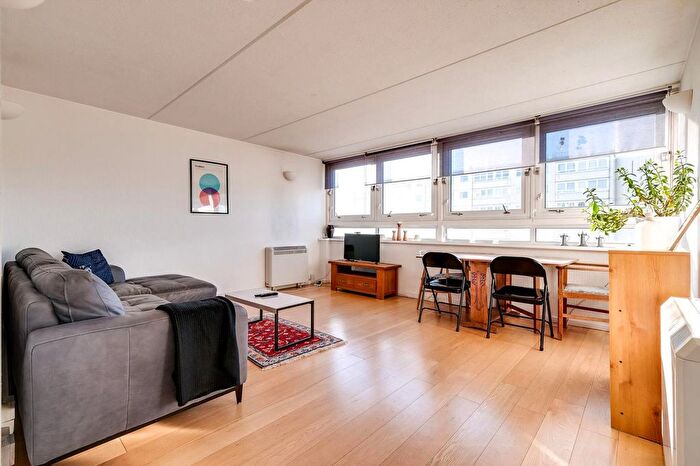 2 Bedroom Flat To Rent In Battersea, SW11