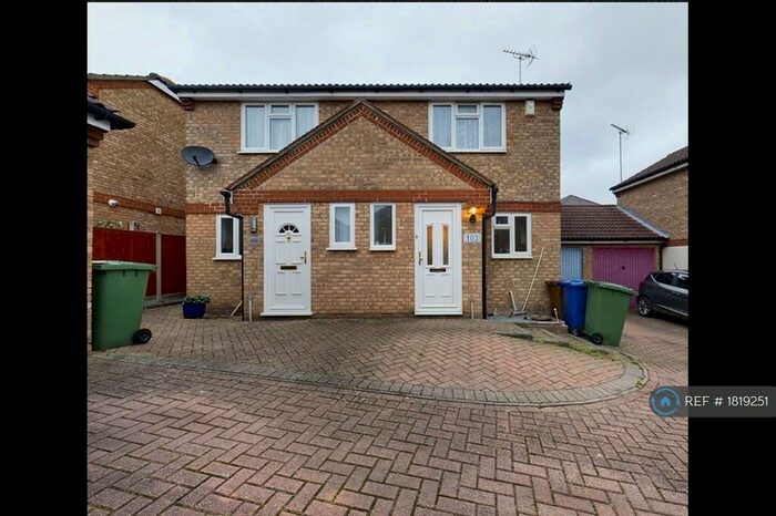 2 Bedroom Semi-Detached House To Rent In St. Michaels Close, Aveley, South Ockendon, RM15
