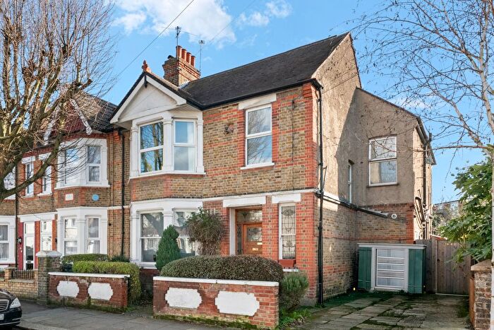 1 Bedroom Flat For Sale In Elthorne Park Road, London, W7