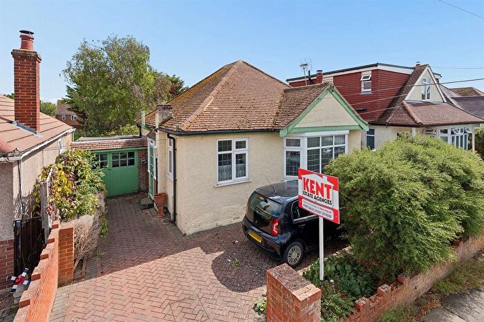 2 Bedroom Detached Bungalow For Sale In Kemp Road, Whitstable, CT5
