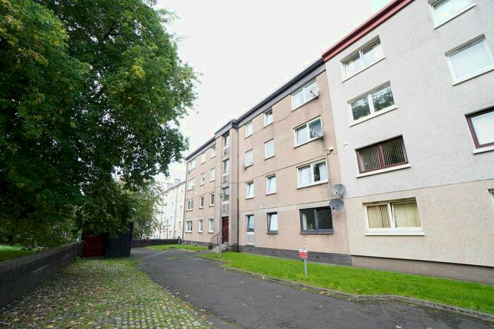 3 Bedroom Flat To Rent In Rossendale Court, Glasgow, G43