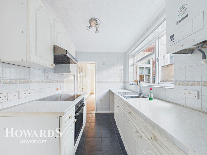 3 Bedroom Terraced House For Sale In Clarence Road, Lowestoft, NR32