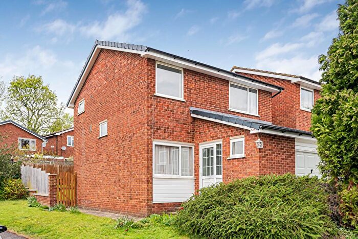 3 Bedroom Detached House For Sale In Chiltern Park Avenue, Berkhamsted, Hertfordshire, HP4