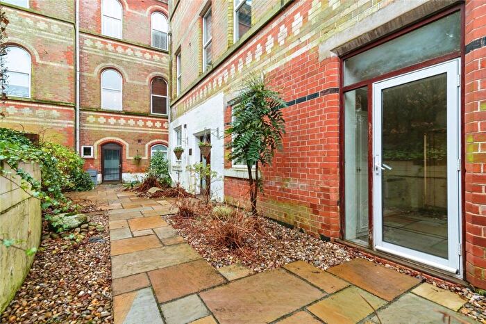 2 Bedroom Flat For Sale In Hine Hall, Mapperley, Nottingham, Nottinghamshire, NG3