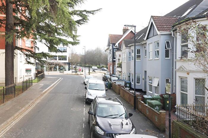 1 Bedroom Flat To Rent In The Polygon, Southampton, SO15