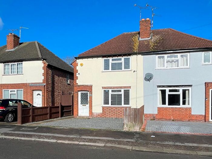 2 Bedroom Semi-Detached House To Rent In Kingston Avenue, Leicester, LE18