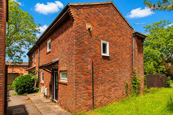 3 Bedroom Semi-Detached House For Sale In Steyning Close, Corby, NN18