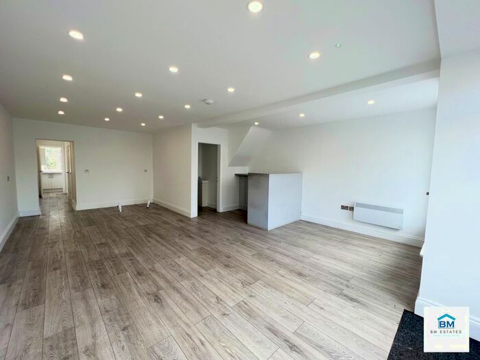 Property To Rent In The Meadway, Leicester, LE4