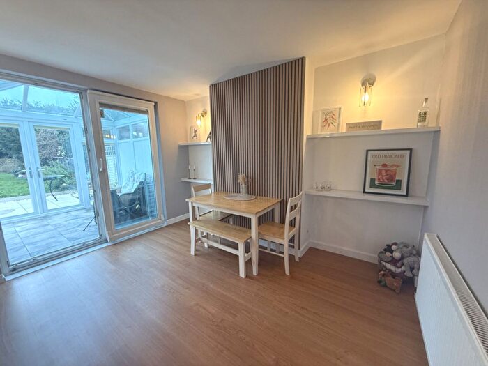 3 Bedroom Semi Detached House For Sale In Cranbourne Road, Patchway, BS34