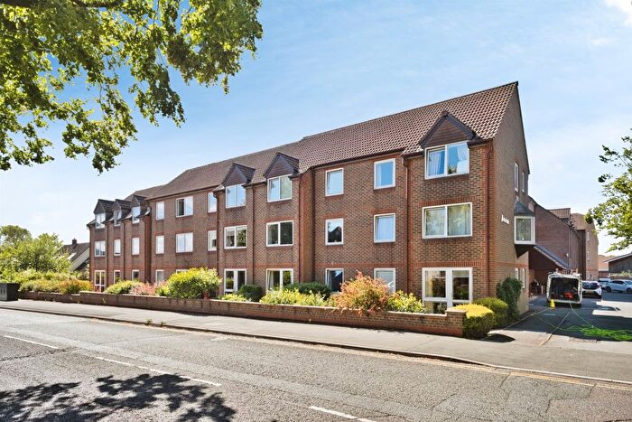 1 Bedroom Flat For Sale In Priory Road, Wells, BA5
